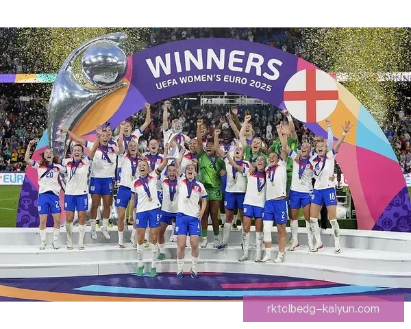 欧洲杯小组赛高光时刻,精彩瞬间持续引发关注 欧洲杯小组赛高光时刻,精彩瞬间持续引发关注